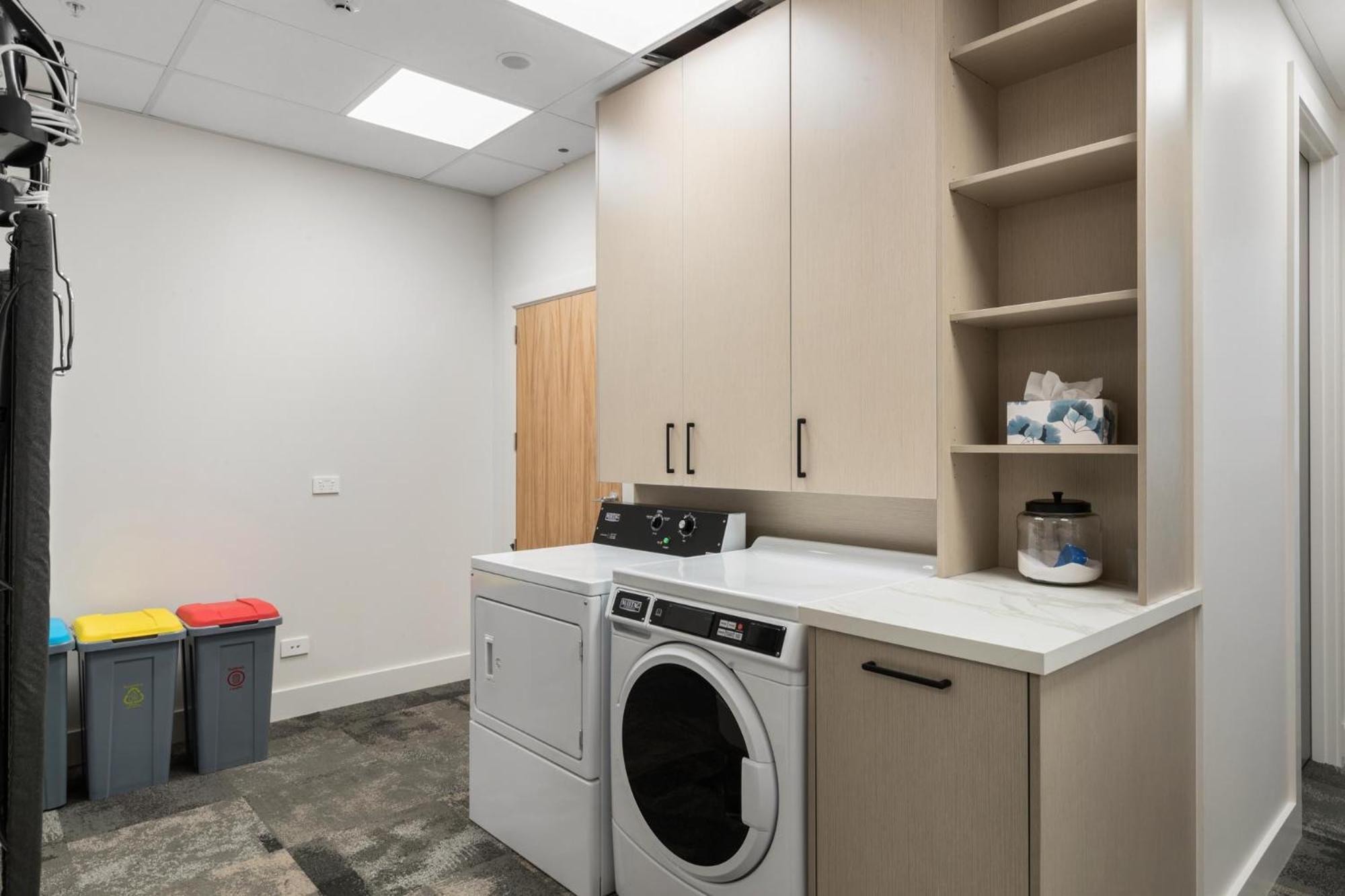 12Th Avenue Suites Квинстаун Экстерьер фото