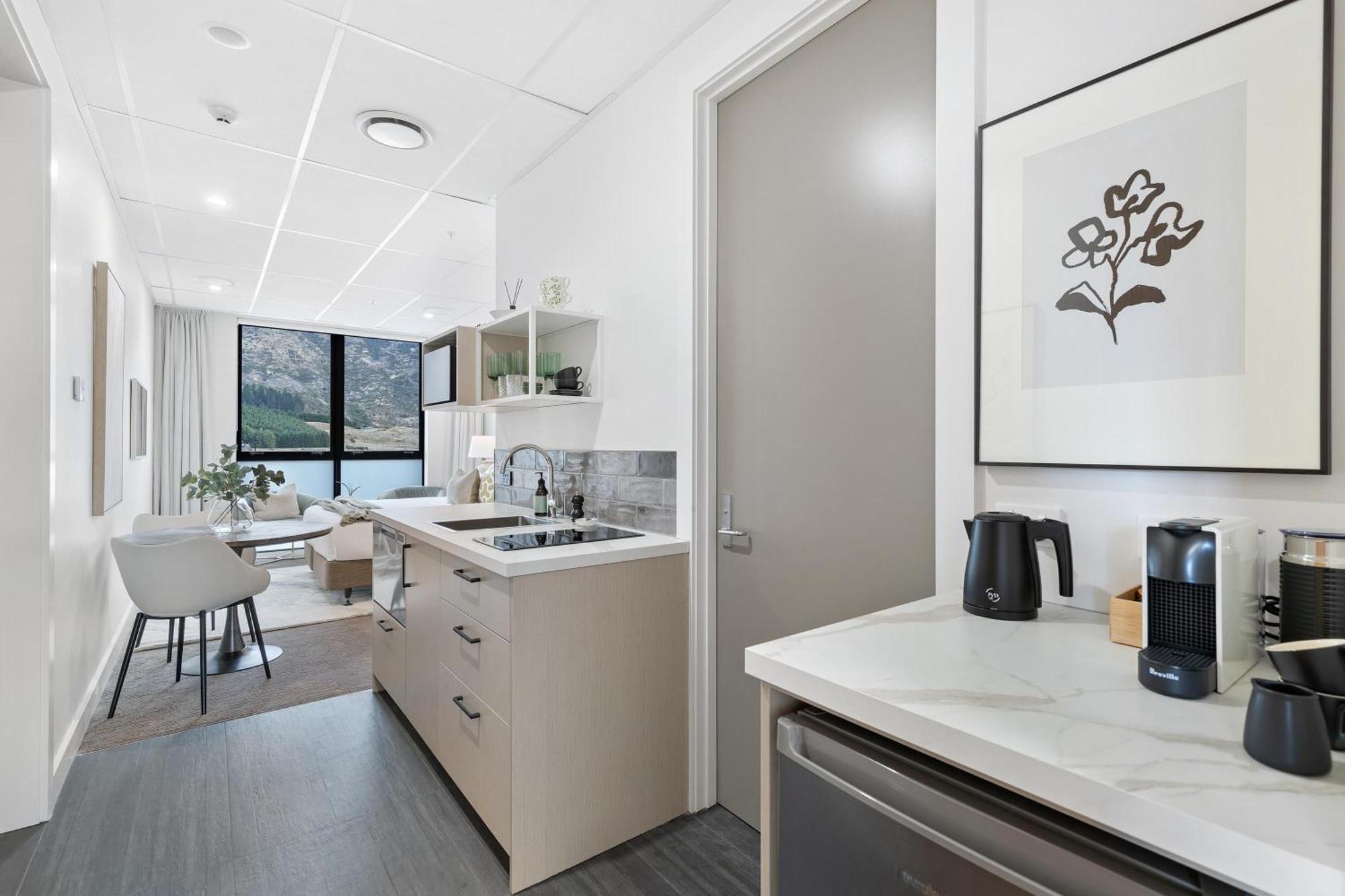 12Th Avenue Suites Квинстаун Экстерьер фото