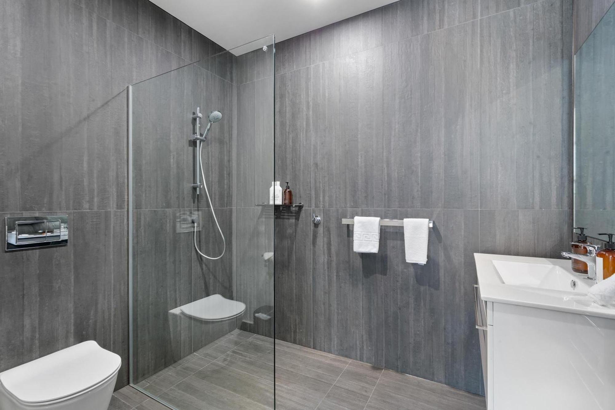 12Th Avenue Suites Квинстаун Экстерьер фото