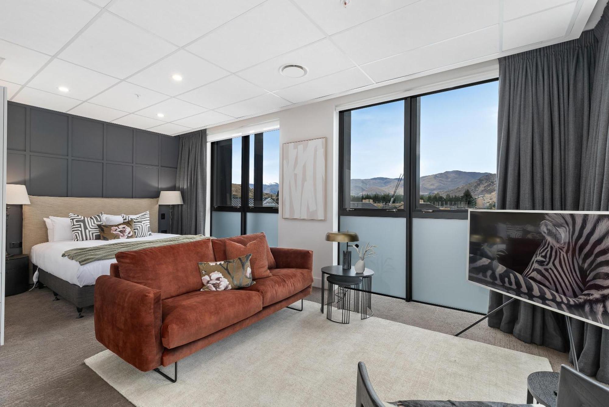 12Th Avenue Suites Квинстаун Экстерьер фото