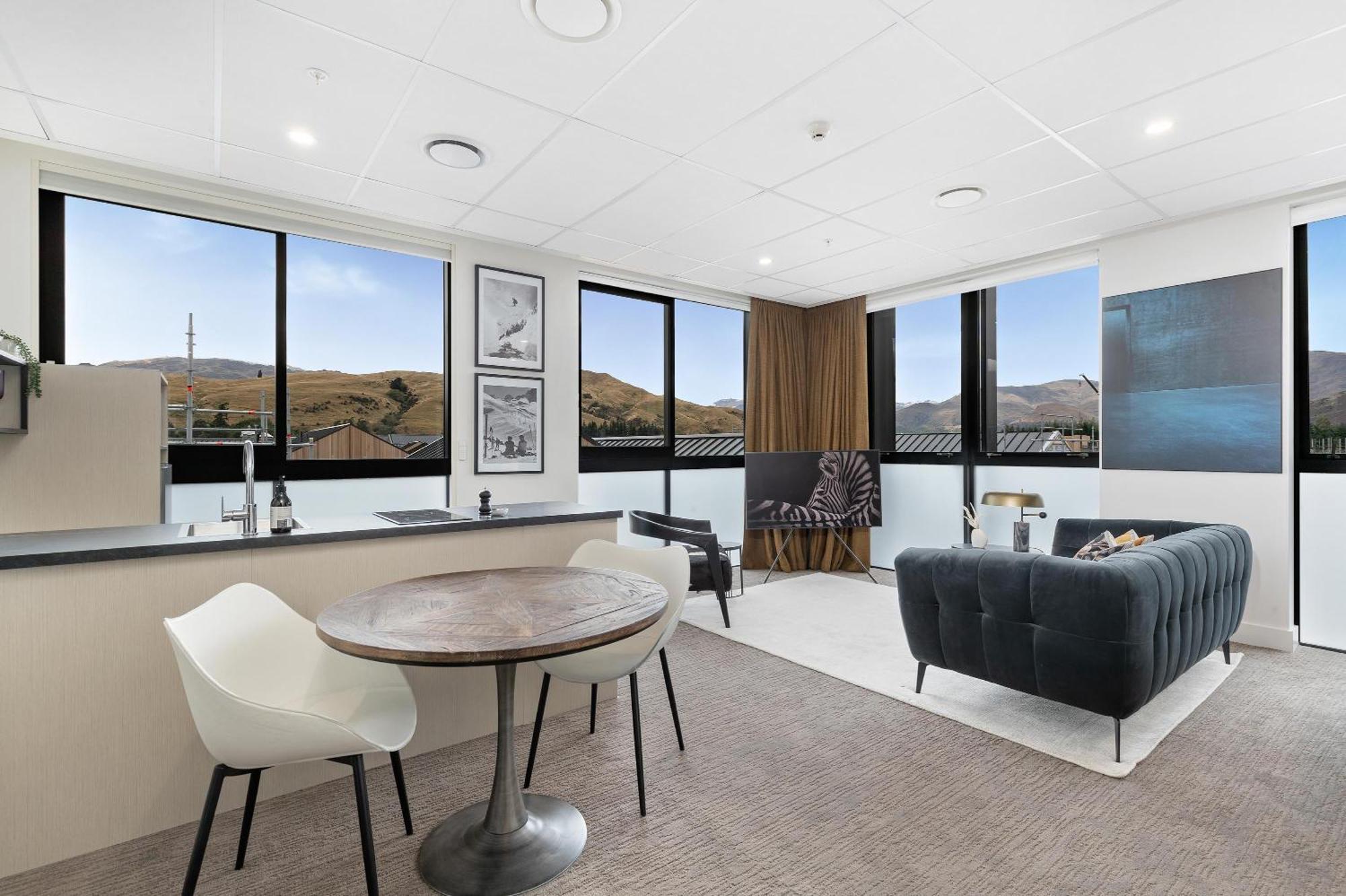 12Th Avenue Suites Квинстаун Экстерьер фото